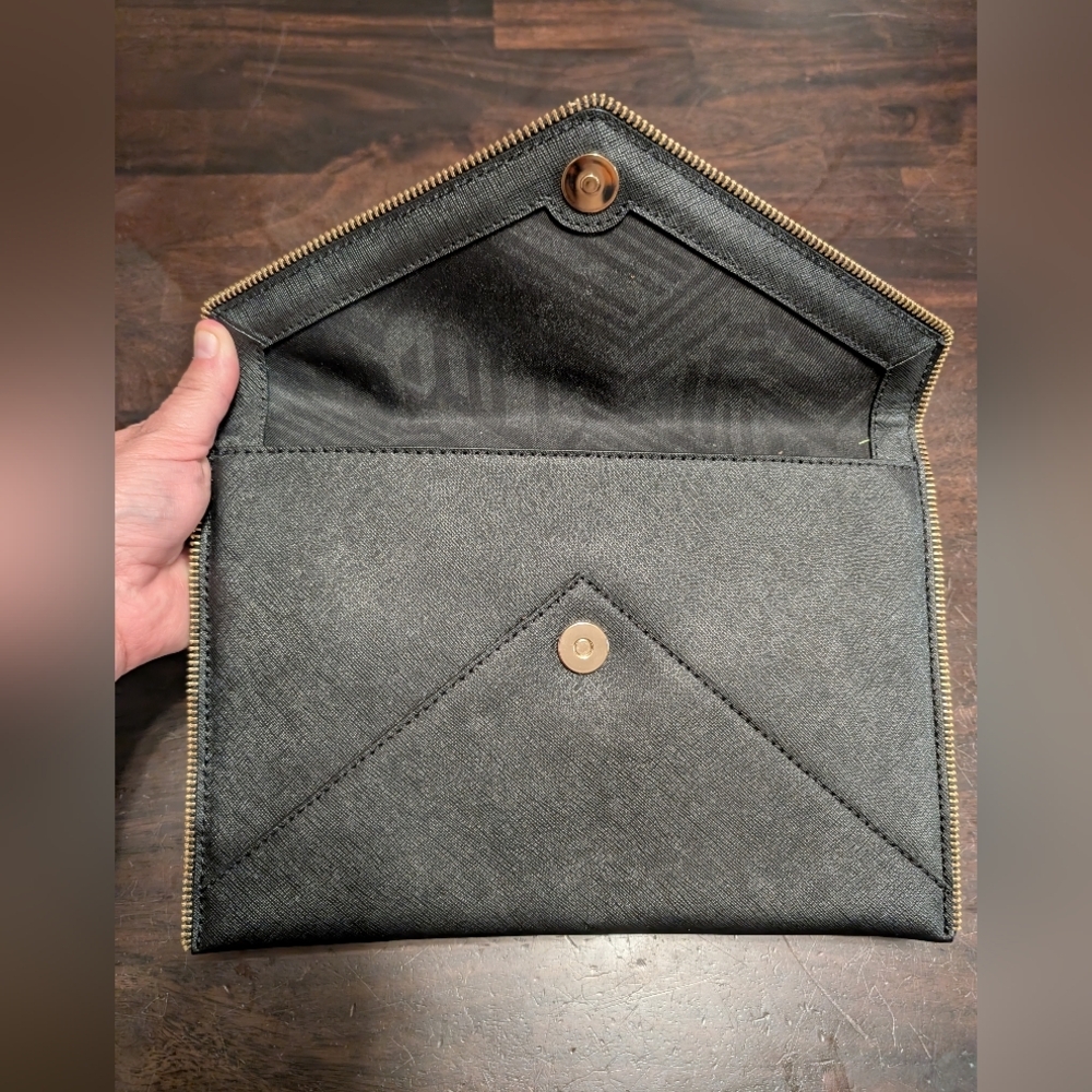 Rebecca Minkoff Leo Saffiano Black Envelope Clutch with Gold Zipper Trim, NWOT - Picture 4 of 6